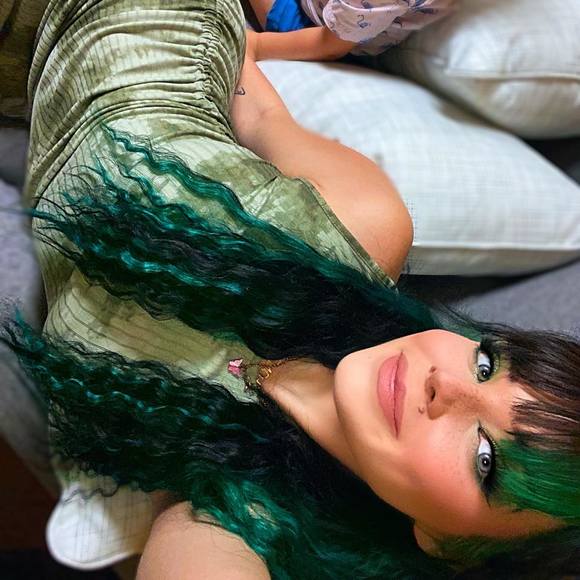 Meet your Posher, Alyssa - Picture 1 of 1